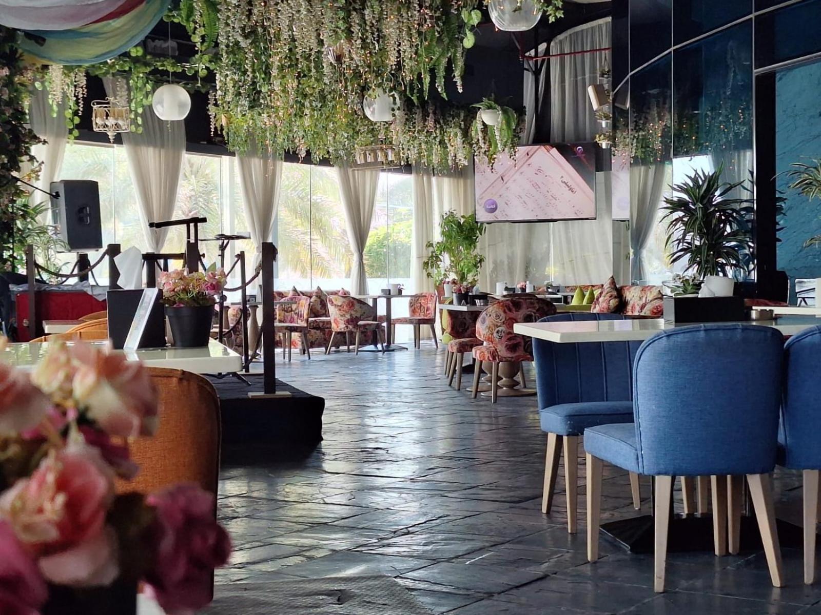 Ramee Grand Hotel And Spa Manama Eksteriør billede Interior of the restaurant