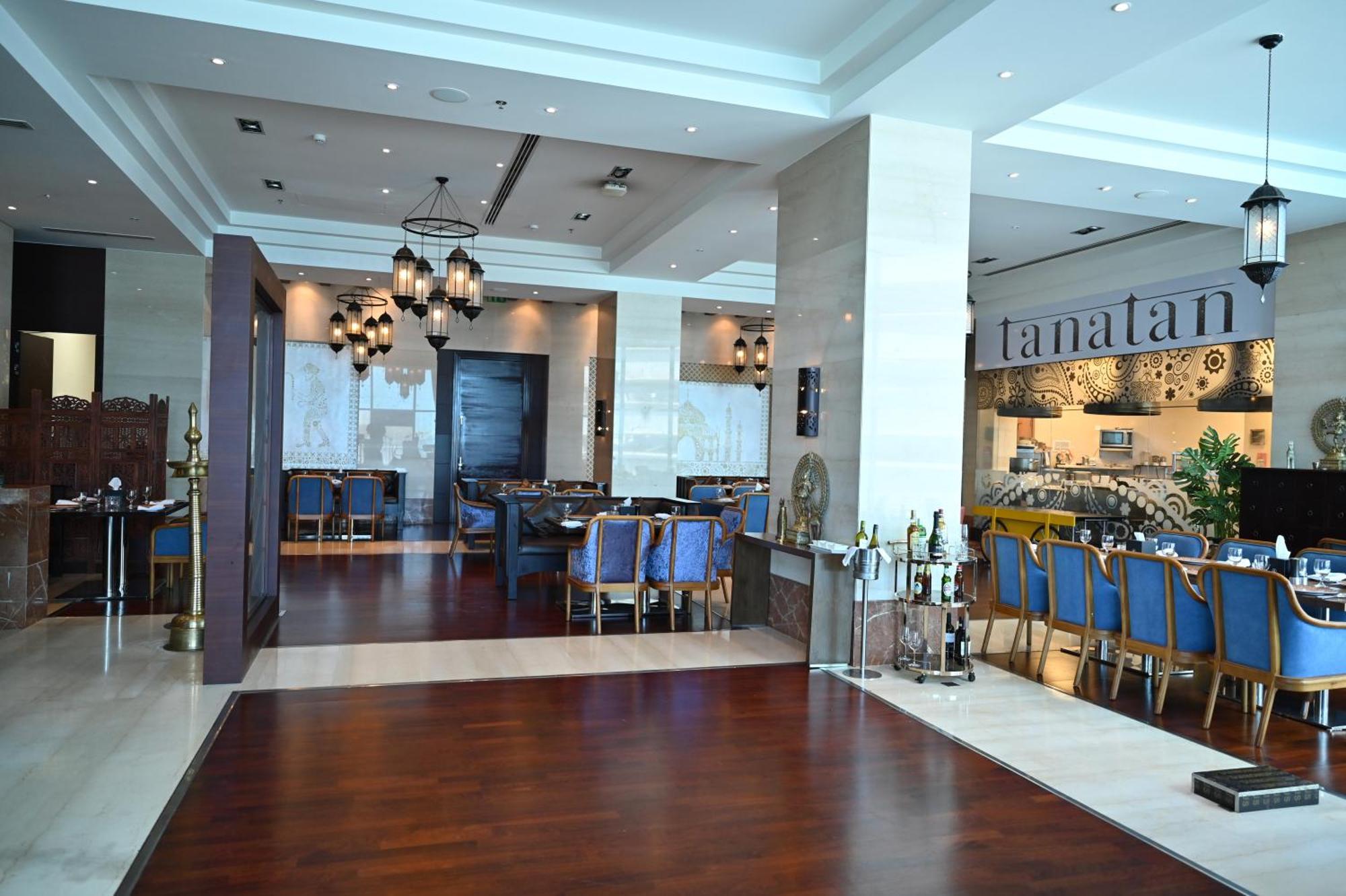 Ramee Grand Hotel And Spa Manama Eksteriør billede Restaurant