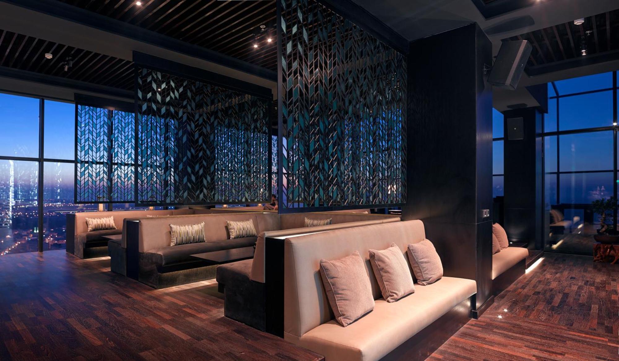 Ramee Grand Hotel And Spa Manama Eksteriør billede The interior of the lounge