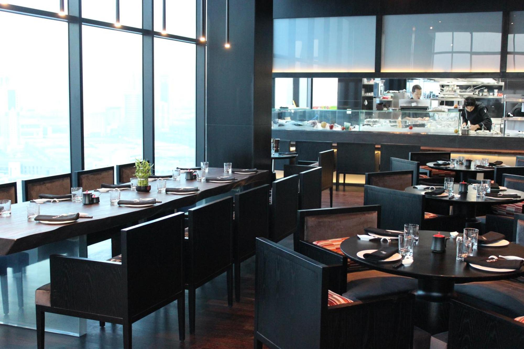 Ramee Grand Hotel And Spa Manama Eksteriør billede Interior of the restaurant