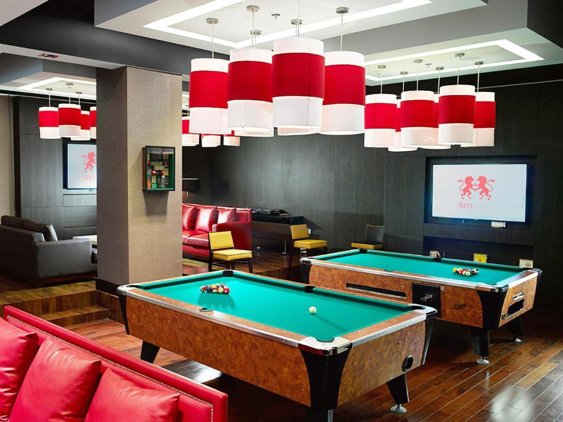 Ramee Grand Hotel And Spa Manama Eksteriør billede The lounge at the Cardiff International Pool