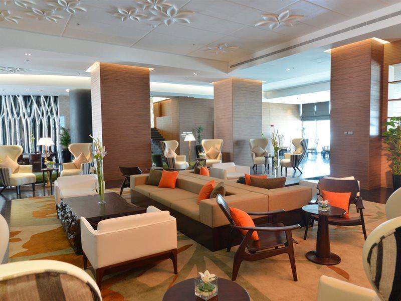 Ramee Grand Hotel And Spa Manama Eksteriør billede The lobby of the hotel