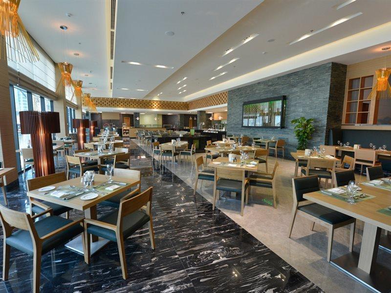 Ramee Grand Hotel And Spa Manama Eksteriør billede The restaurant