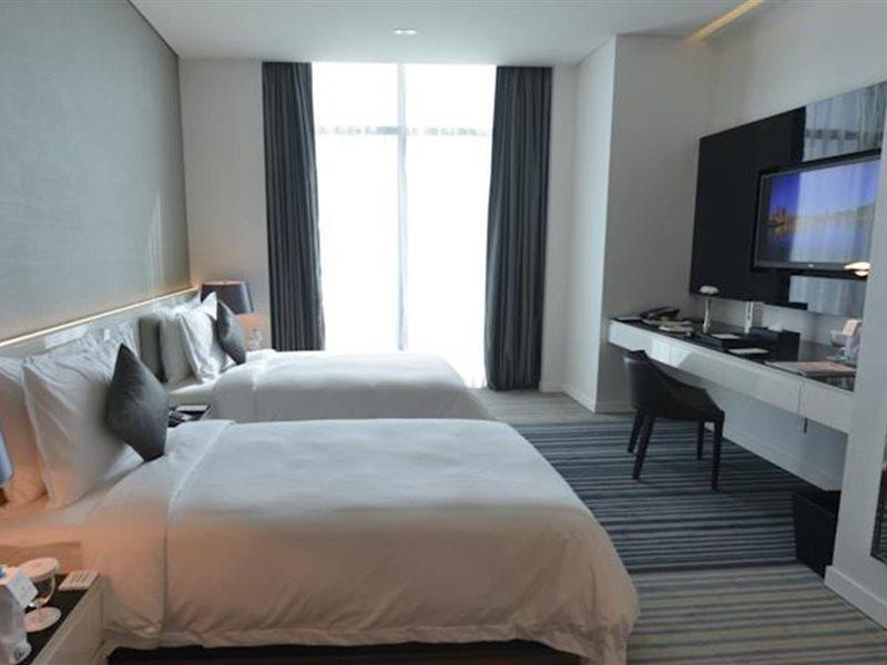 Ramee Grand Hotel And Spa Manama Eksteriør billede Deluxe room