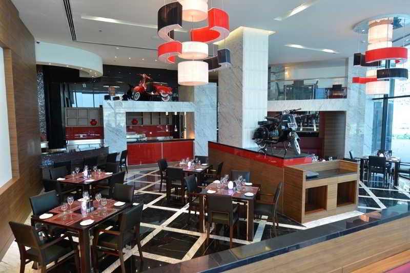 Ramee Grand Hotel And Spa Manama Eksteriør billede The restaurant